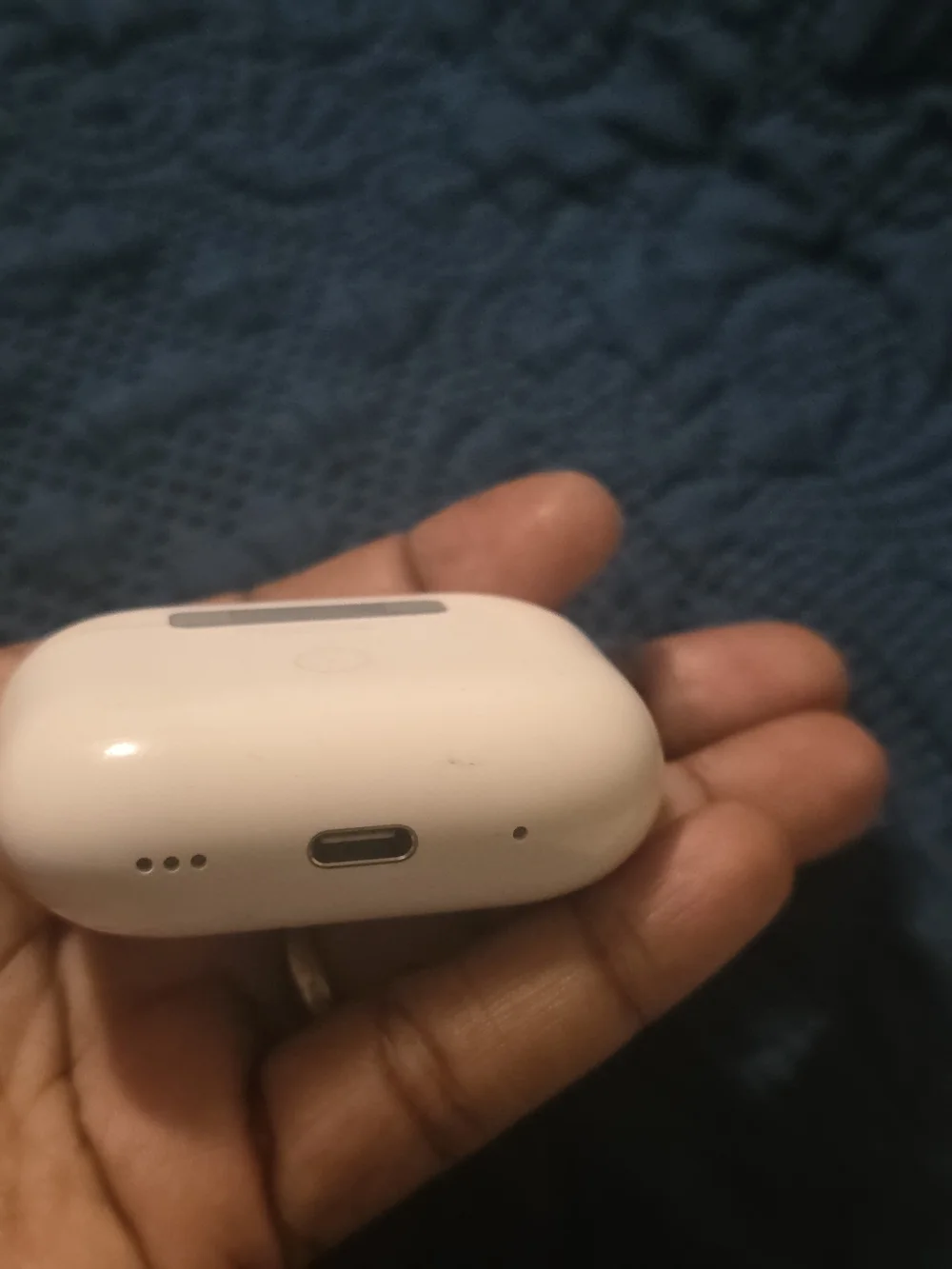 Wireless True Earbuds in White with Charging Case